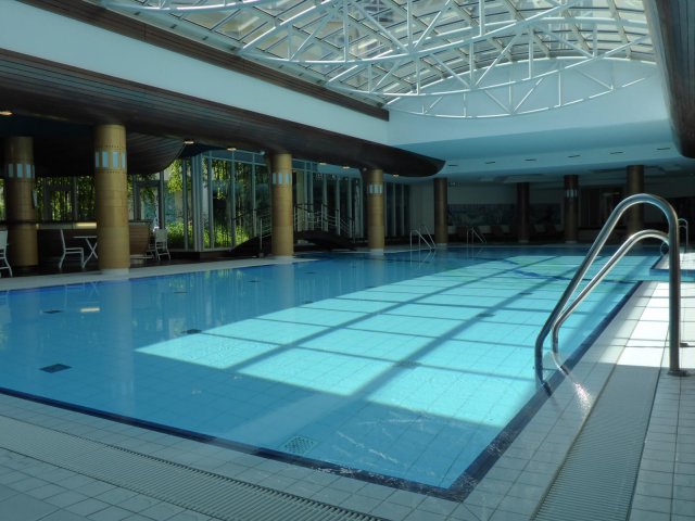 Schwimmhalle